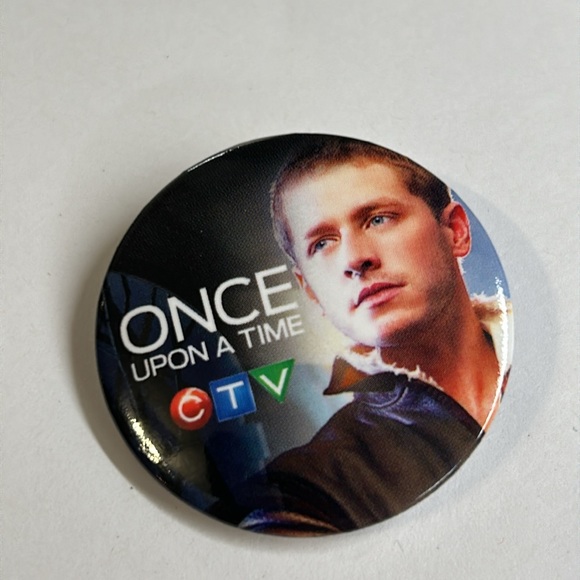 CTV Collector Cards & Buttons From The Series Flashpoint & Once Upon A Time - Picture 6 of 8